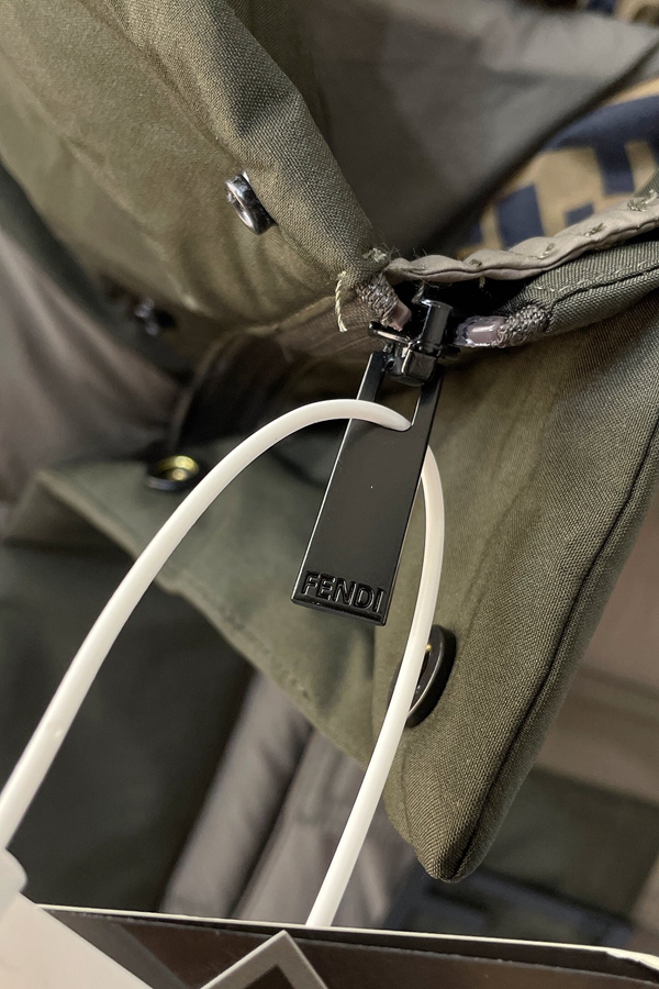 ハイクオリティダウンジャケット素材ディテール